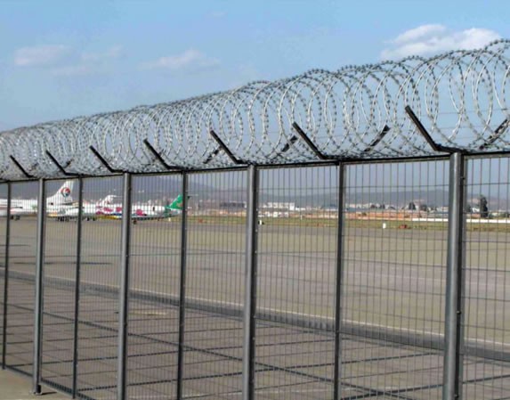 温州飞机场护栏网使用案例
